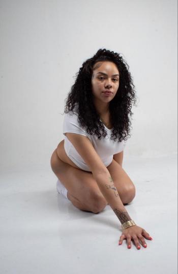 213-889-8059, 21  female escort, Bridgeport