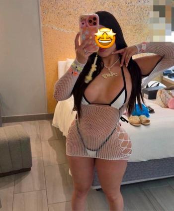 Adriana, 20  female escort, Bridgeport